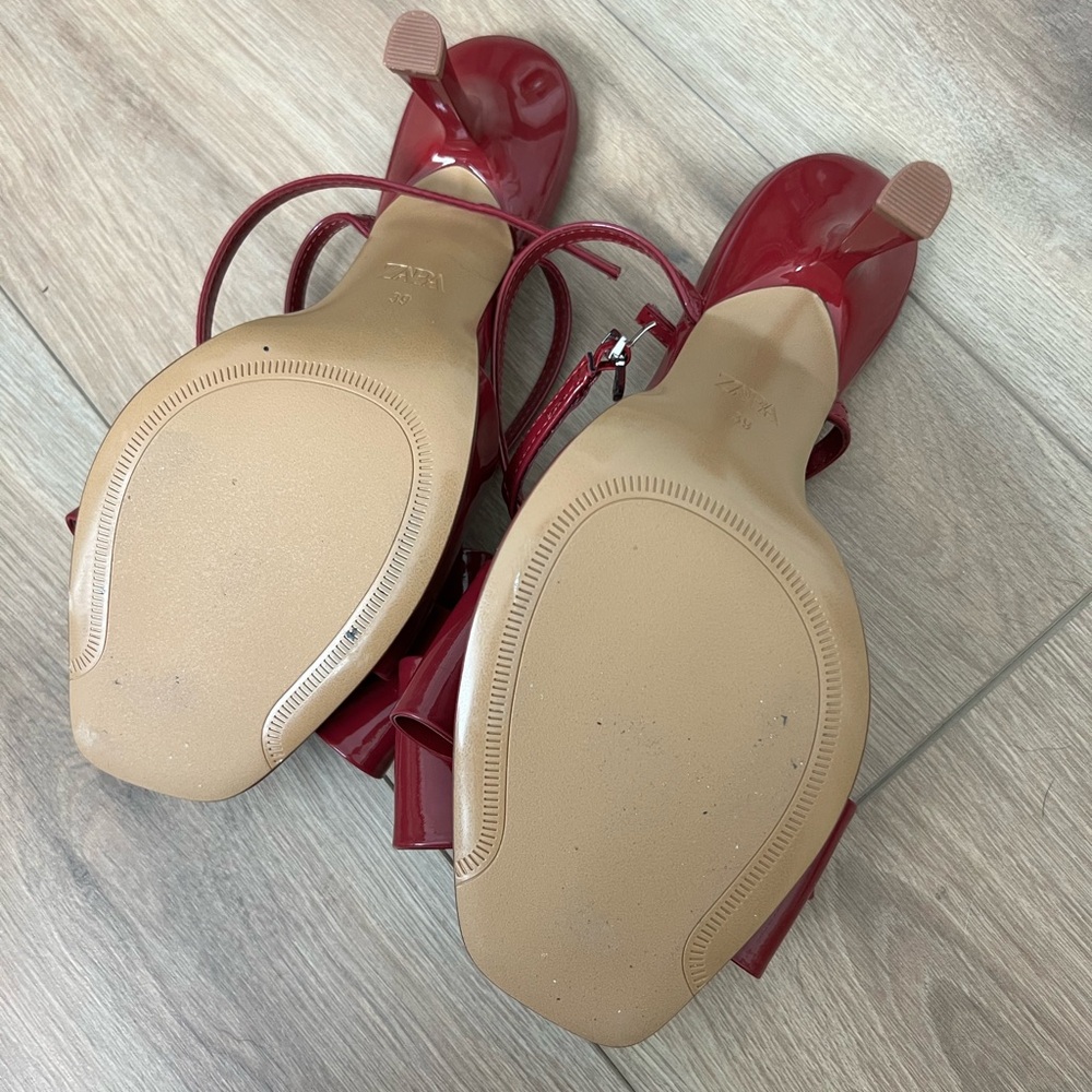 Zara PATENT EFFECT BOW SANDALS - Strawberry Red size 39 or size 8 only worn once - Picture 5 of 8